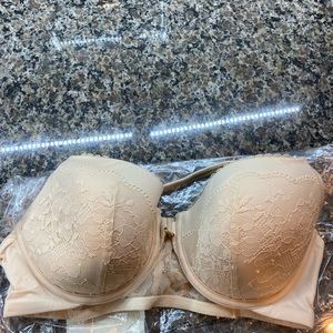 Victoria’s Secret 36 D front hook bra